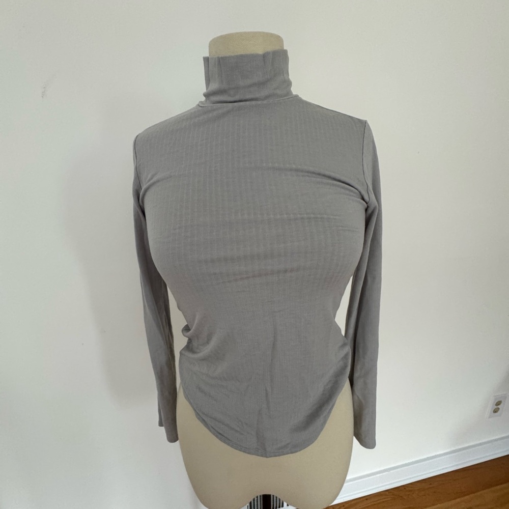 Gray Turtleneck Long Sleeve Top
